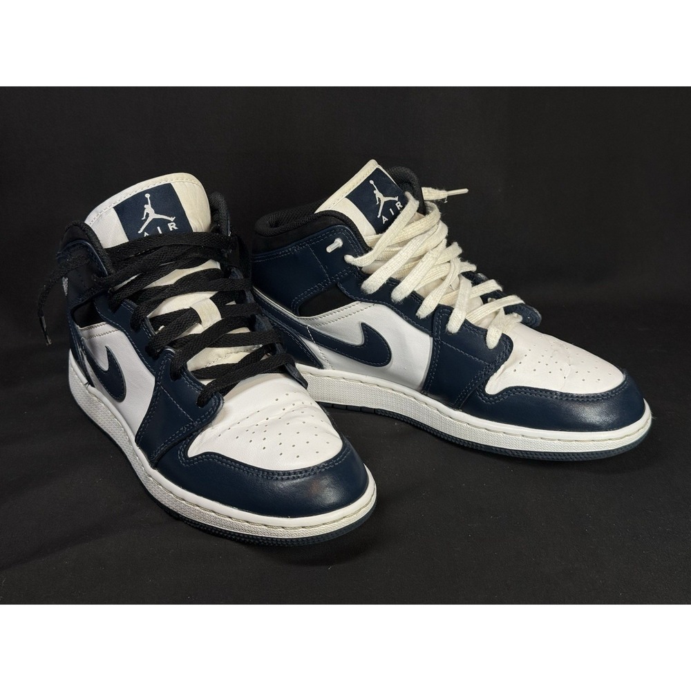 Nike Air‎ Jordan 1 Mid Navy White 554725-411 Youth Size 7Y / Women's 8.5